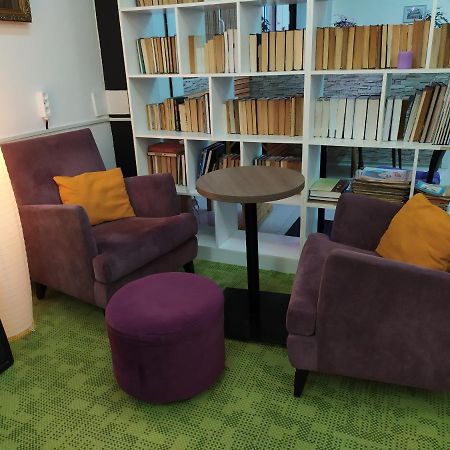 Хостел 689Capsulehotel&Coffee Almatı Dış mekan fotoğraf